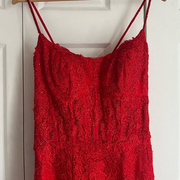 Elle Wilde Prom Dress - Picture 7 of 8